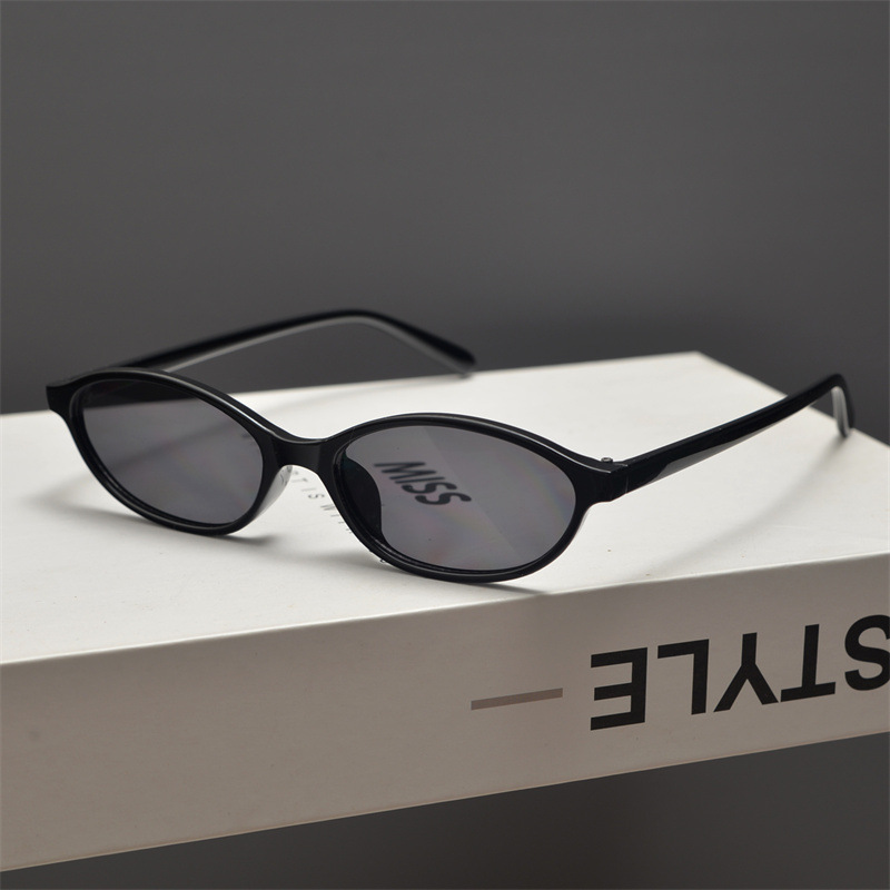New Retro Oval Cat Eye Sunglas - Women'S Fashion In The 90S ulasan dan harga