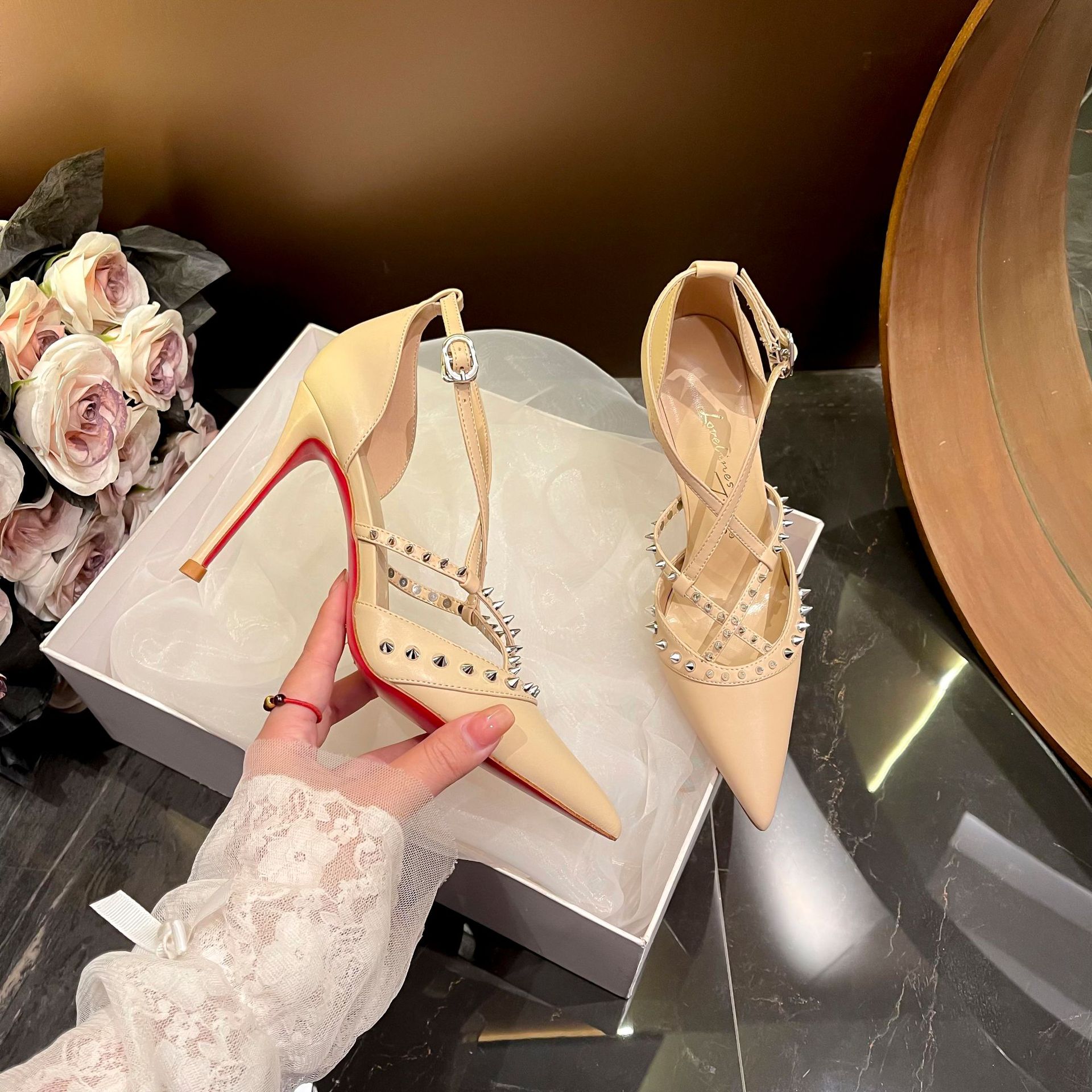 Retro Woman Shoes Sandals Stil - Women'S Fashion Sandals ulasan dan harga
