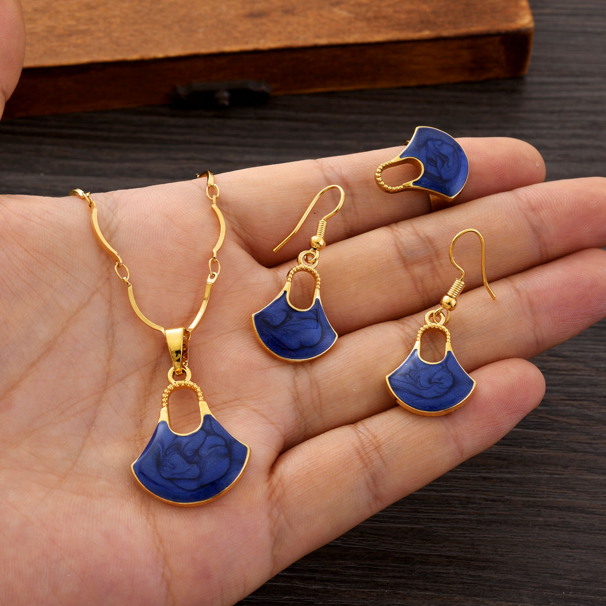 Fashion PNG Gold Color Jewelry - Women Fashion Png ulasan dan harga